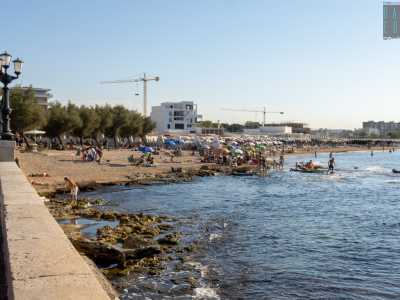 ...a ridosso dello storico lido San Francesco